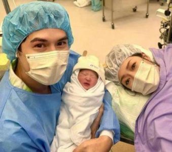 ​产后仅3个月连诗雅晒照惊艳展示平坦小腹皮肤紧致无纹令人为之赞叹