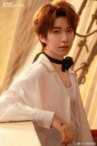 ​TF家族三代小男孩邓佳鑫如何赢得贺峻霖的喜爱？