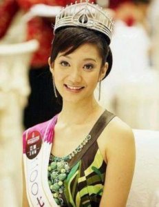 ​王君馨：TVB女艺人既能打斗又能跳舞，时尚感十足，但走红却花了九年的时间