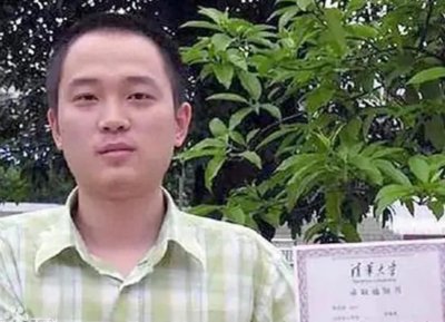 ​四川高考狂人张非，4次金榜题名，2次遭清华北大劝退，后来如何了