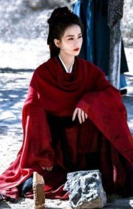 ​韩剧《步步惊心》引发争议，与刘诗诗版本相似，但显得小家子气