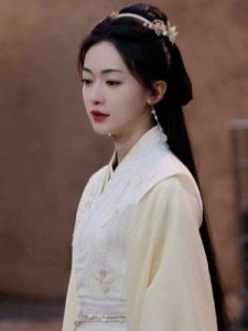 ​吴谨言新剧造型太吓人！柳叶弯眉配无神大眼，网友：“不敢晚上看”