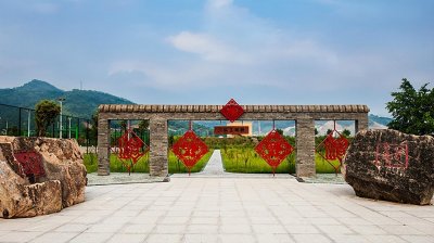 ​福建商学院：位于福州的一所公办院校，本科教育教学还在探索中