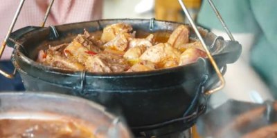 ​20元钱一锅鸡公煲，鲜香嫩滑很下饭！只要白天去都能吃到