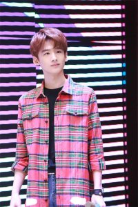 ​白敬亭和关晓彤蜜恋即将曝光？网友：这要是真的我对关晓彤一生黑