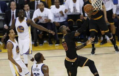 ​光辉未封王：勇士73胜传奇与总决赛的遗憾逆转