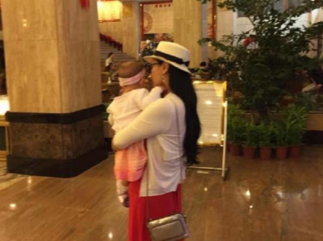 朱军为什么判八年了(37岁高龄为爱生女)