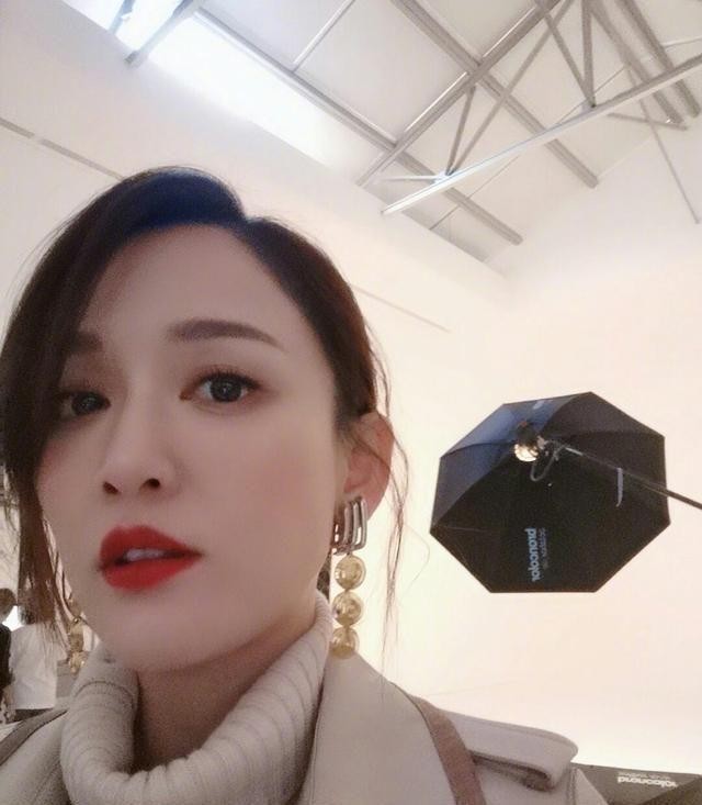 陈乔恩谈澳洲前男友:异地恋见不到面,是恋爱中一个很大的问题