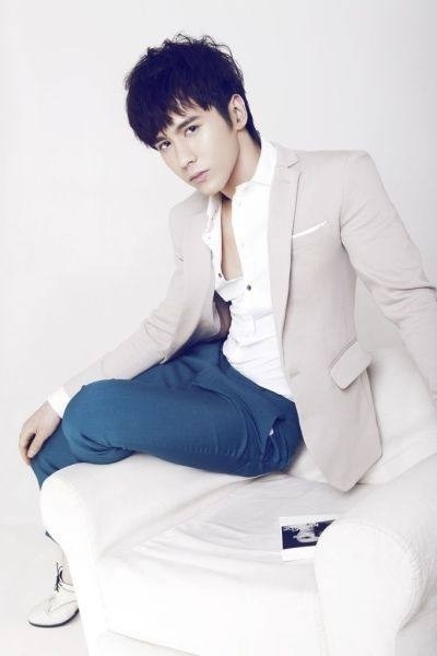 张伦硕 钟丽缇怎么认识的 张伦硕个人资料简介