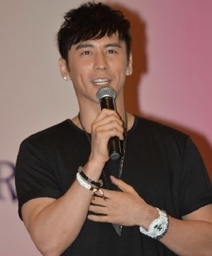 张伦硕 钟丽缇怎么认识的 张伦硕个人资料简介