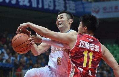 ​刘炜最后一场比赛：39岁的他忍不住泪洒体育馆，痛哭着离去