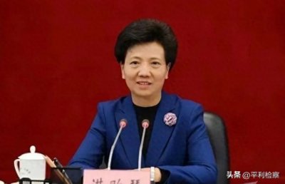 ​她从教师成长为副国级领导，曾创造了一个唯一