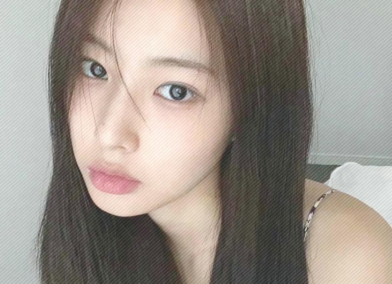 情感文案丨人总是靠分开后的痛觉来分辨爱意的深浅。 情感文案丨人总是靠分开后的痛觉来分辨爱意的深浅。