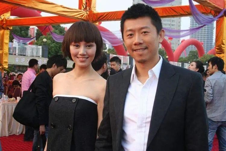 《人世间》后再出“王炸”,2025年一开年,雷佳音就赢到发麻了?