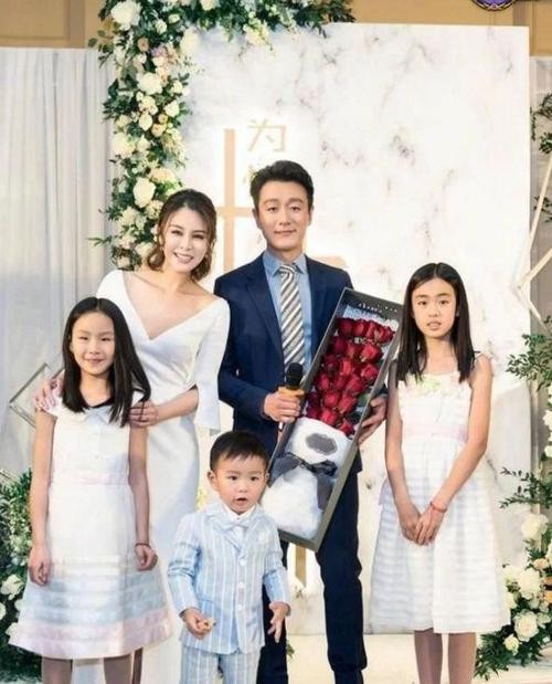 佟大为的老婆是谁,佟大为老婆关悦照片,本文共(3012字) 佟大为的老婆是谁,佟大为老婆关悦照片,本文共(3012字)