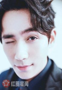 ​朱一龙啃指甲什么原因水晶甲也阻挡不了居老师对指甲的人热情