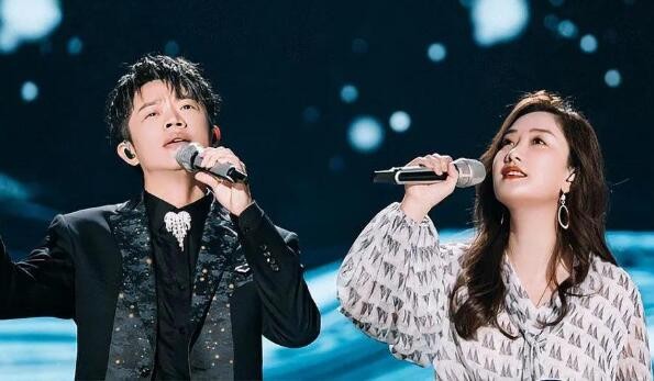 凤凰传奇是不是两口子