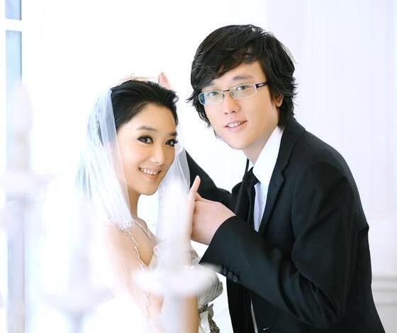 凤凰传奇是不是两口子