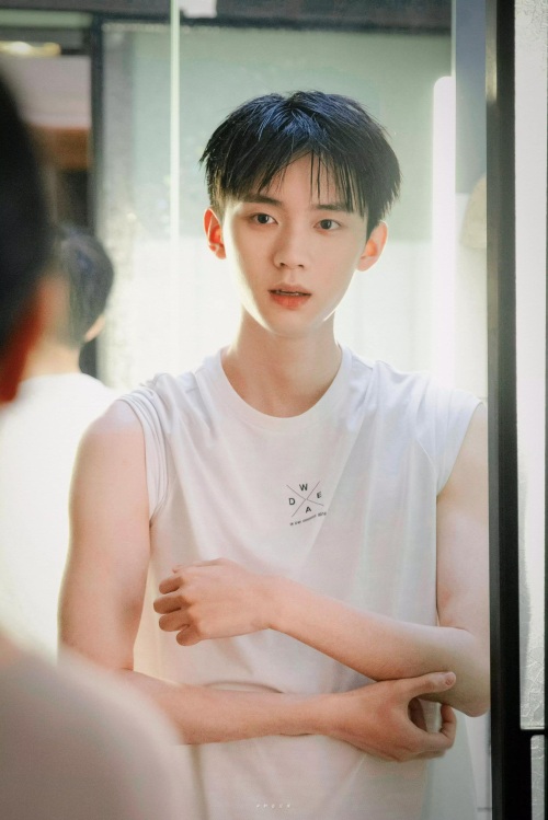 周翊然：少年感好强！和周迅CP感爆棚