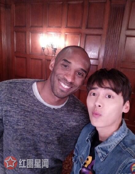 一代球王科比退役轰动全世界 李易峰点赞科比发福照
