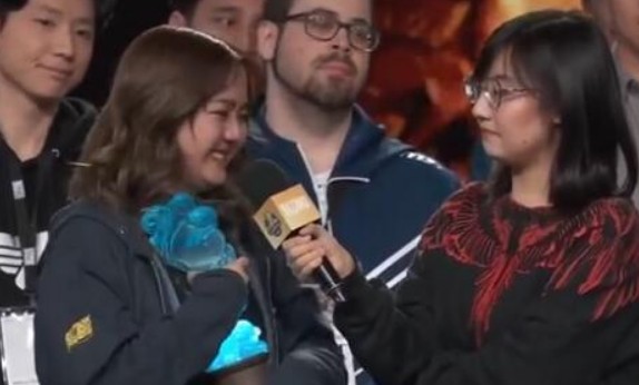 女学霸夺电竞冠军 李晓萌因为性别而遭到歧视怎么回事