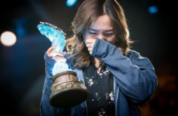 女学霸夺电竞冠军 李晓萌因为性别而遭到歧视怎么回事