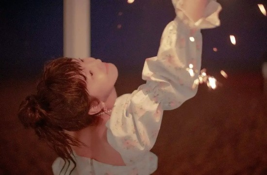 章若楠甜度满分的复古风写真合集