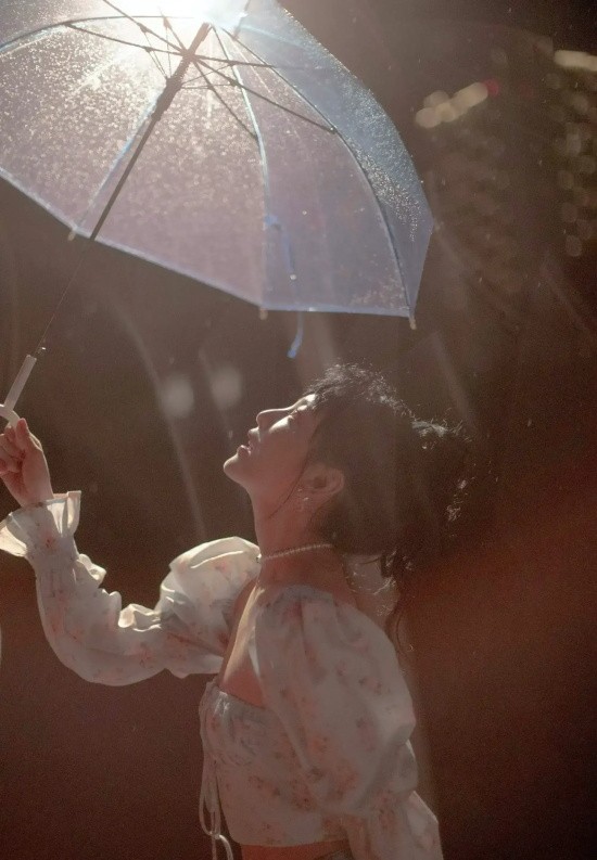 章若楠甜度满分的复古风写真合集