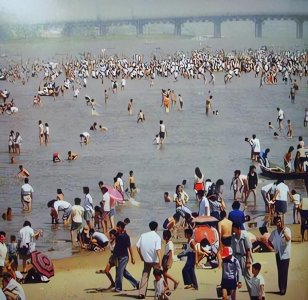 ​拆迁组长是我的初恋，我家房子被漏登，他交给我一张发黄的存单！