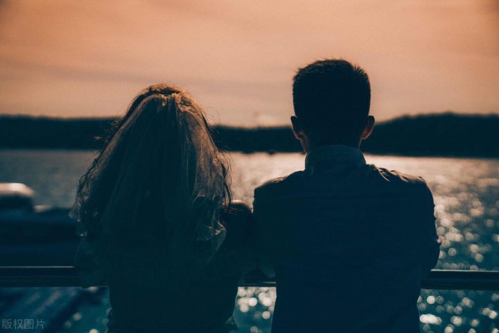 不公开的恋爱叫什么（或许从来就不是爱情）