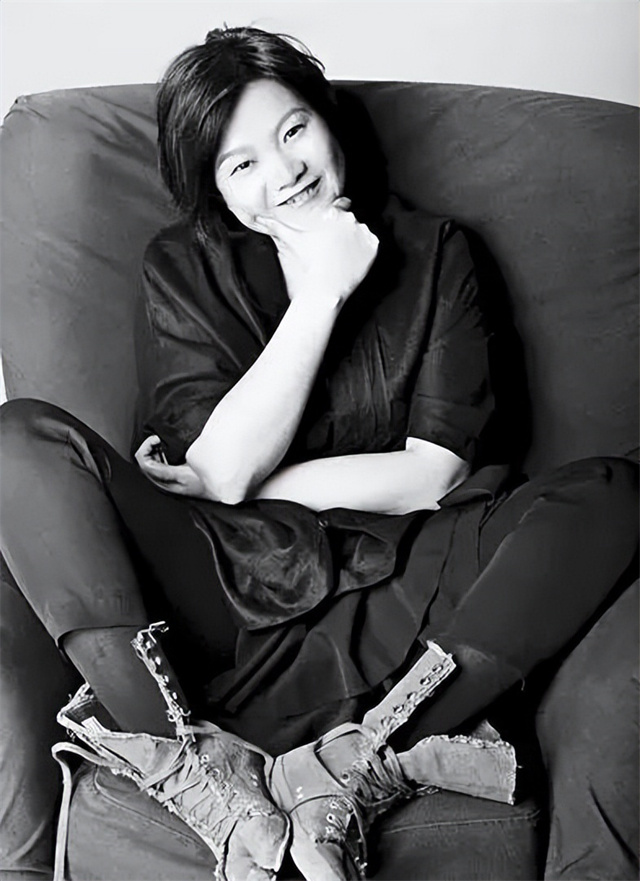 名门痞女洪晃：28岁嫁陈凯歌，4婚3离后终获幸福