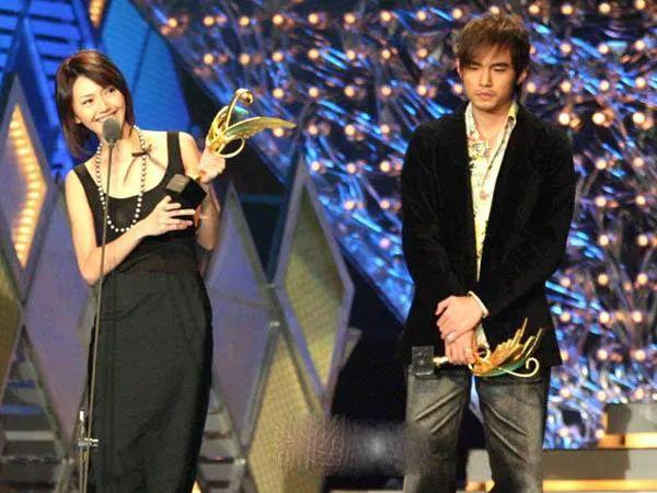 孙燕姿对比周杰伦（那年21岁的周杰伦）(8)