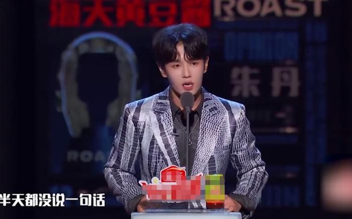 李汶翰吐槽王一博上热搜，得知他们俩的关系后，瞬间就能理解了