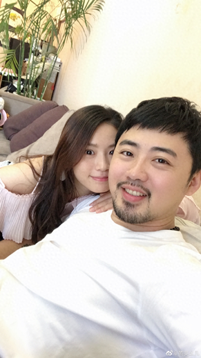 清秀、柔美的女歌手黄英,你知道她的老公,儿子、女儿吗