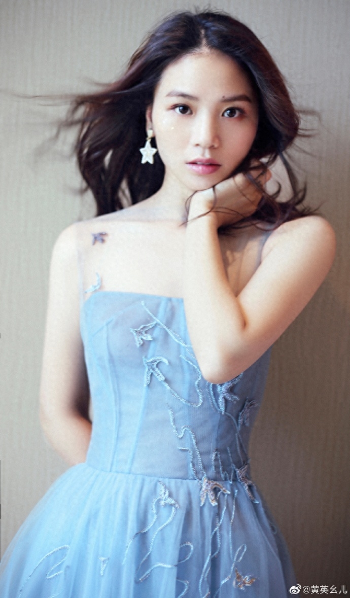 清秀、柔美的女歌手黄英,你知道她的老公,儿子、女儿吗