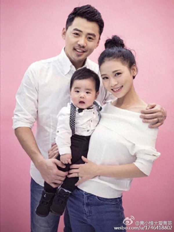 清秀、柔美的女歌手黄英,你知道她的老公,儿子、女儿吗