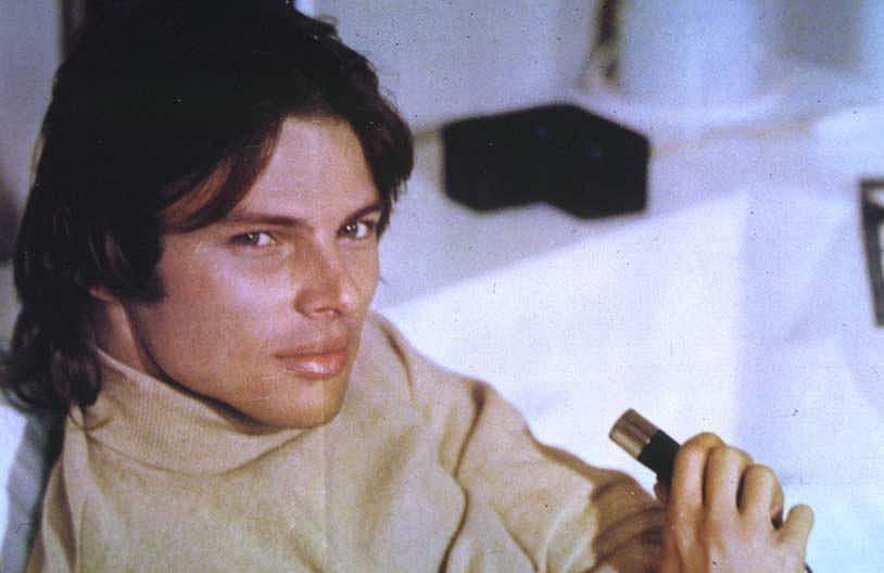 海勒姆·凯勒个人资料写真作品