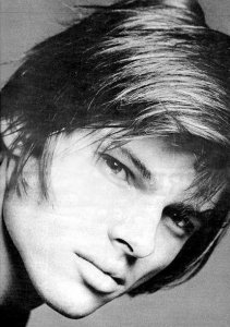 ​海勒姆·凯勒个人资料写真作品