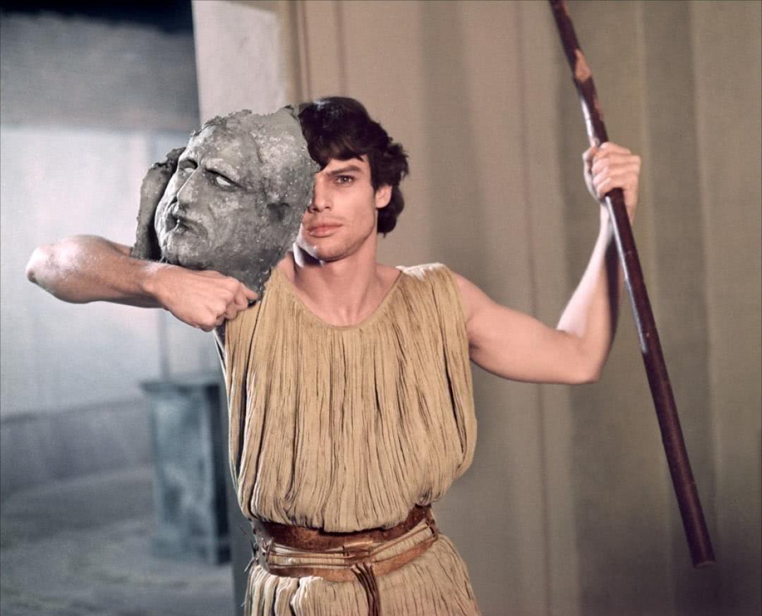 海勒姆·凯勒个人资料写真作品