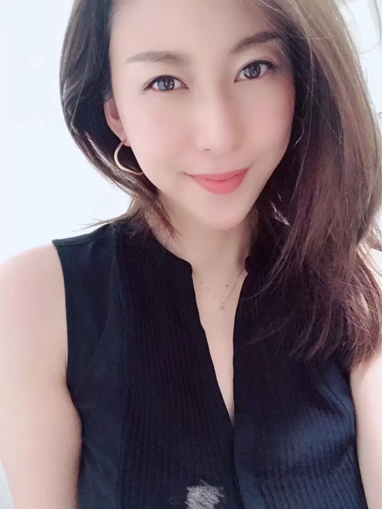 你以为她是空姐，其实她是松下纱荣子