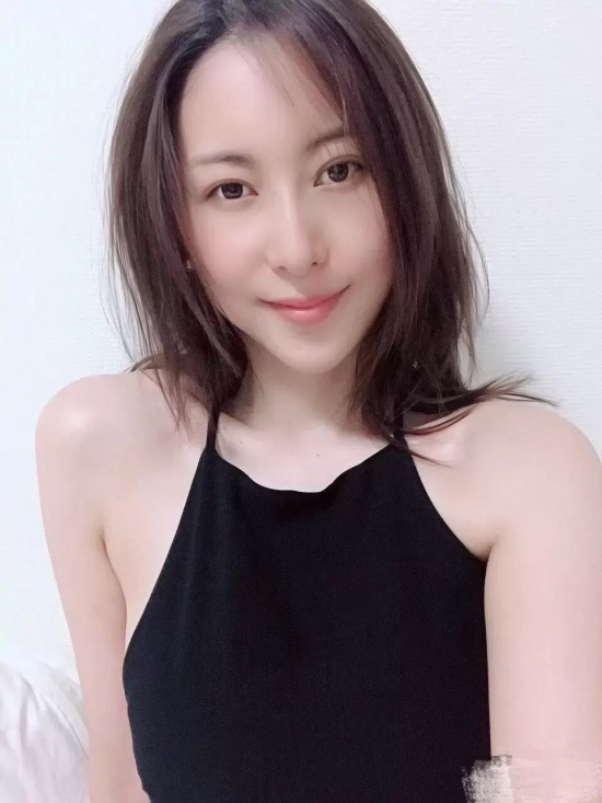 你以为她是空姐，其实她是松下纱荣子