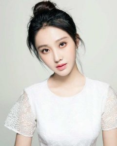 ​她是90后新锐小花，演《热血狂篮》成名，新剧美艳不输宋伊人？