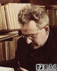 ​浅析本雅明是如何对待当年的新媒体的