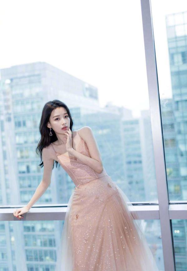 孙怡的老公董子健(辣妈孙怡晒与老公董子健合照)(6)