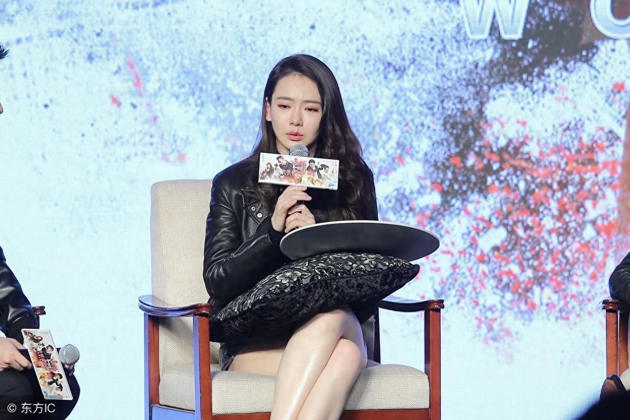 李承铉很有眼光能把戚薇拿下,其实他交往了两年的前女友也很美