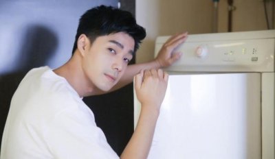 ​袁成杰个人资料 袁成杰老婆陈芊芊家世家境