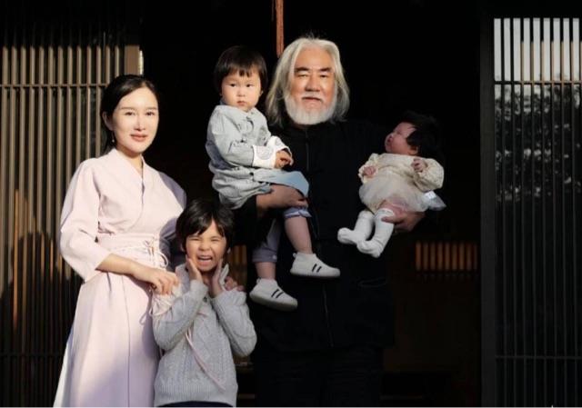 娱乐杜星霖个人资料年龄 年龄在40岁左右(与张纪中相差31岁) 1