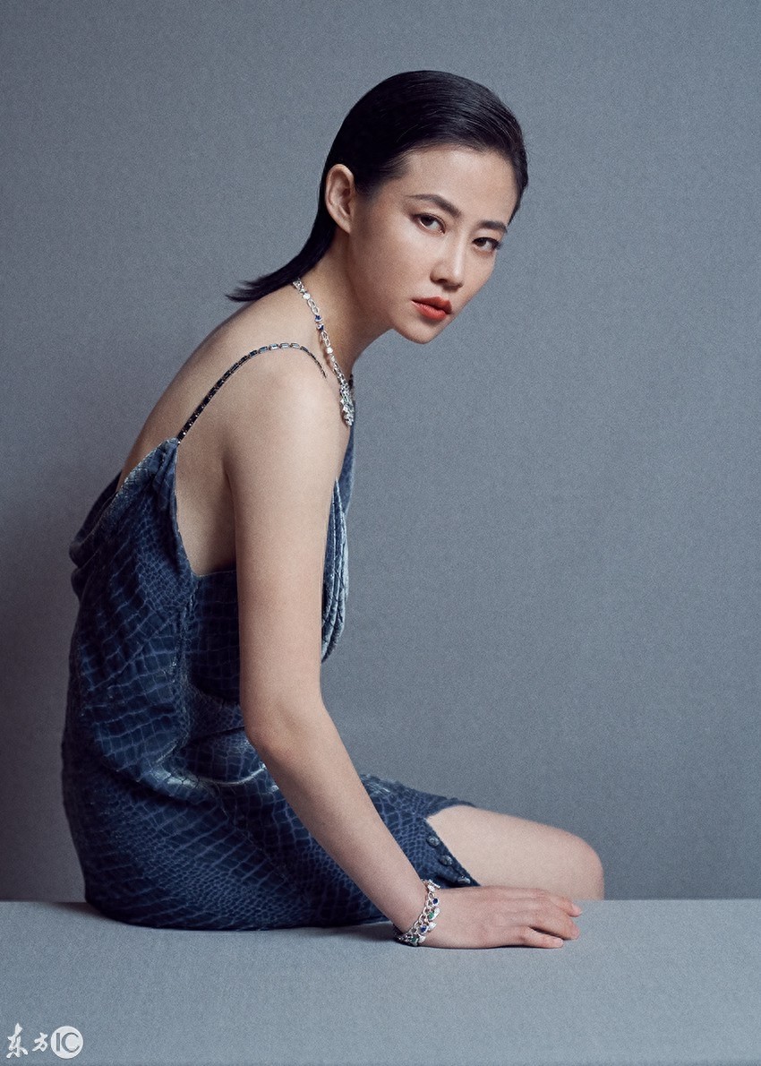 谭卓:跳得了钢管舞,唱得了越剧昆曲,这样的眼神谁受得了