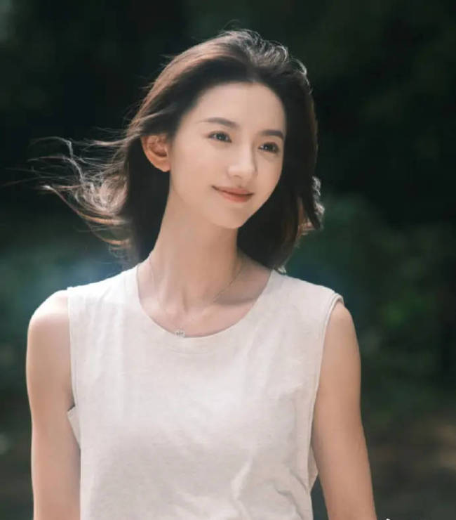 河南高校回应女教师被于正签约:已不再是学校职工