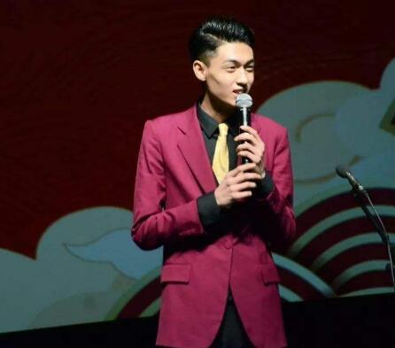 秦霄贤搭档是谁